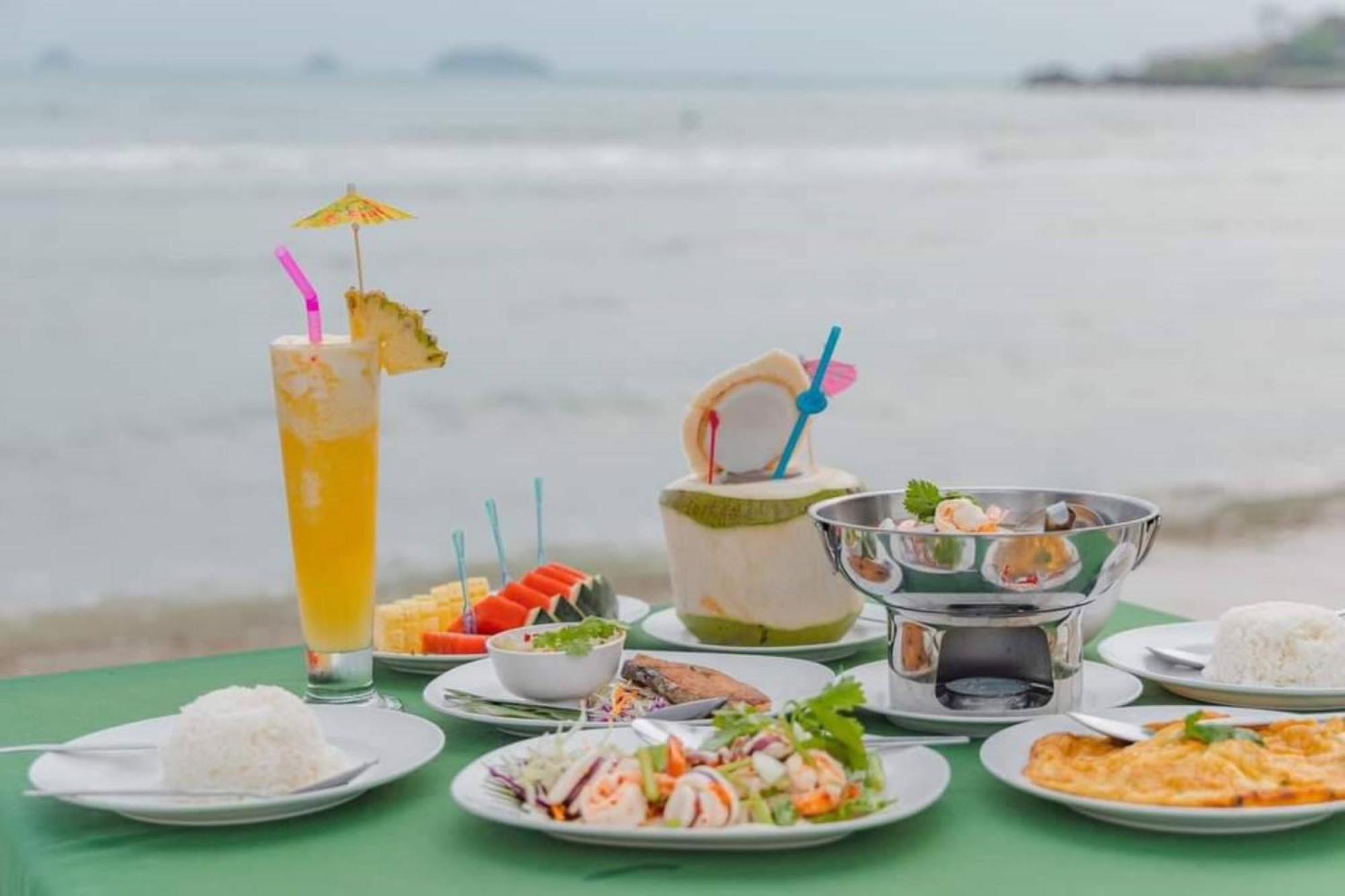 코코넛 비치 리조트  코창 외부 사진